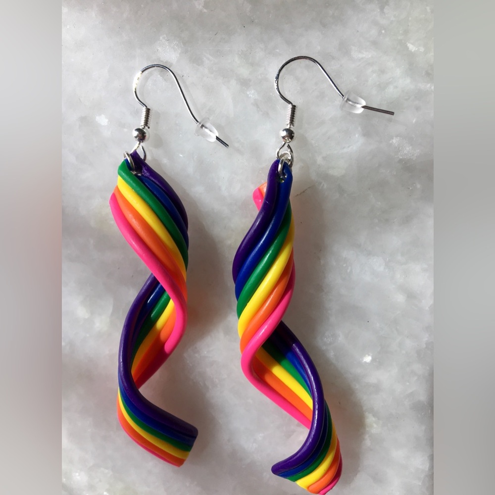 🌈 Rainbow Twist Handcrafted Earrings 💖 - Picture 6 of 15